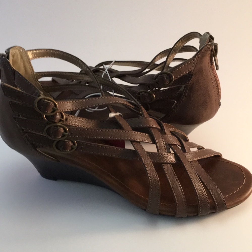 New Women’s Merona Strappy Shoes Size 8 - Picture 1 of 5